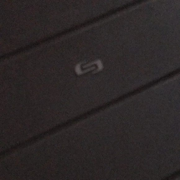 Solo Laptop IPAD PRO Bond Sleeve Black 17.3 - Picture 2 of 9